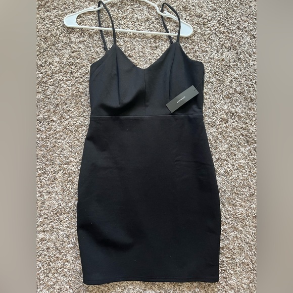 Lulus Dresses & Skirts - Lulus little black bodycon dress- NWT